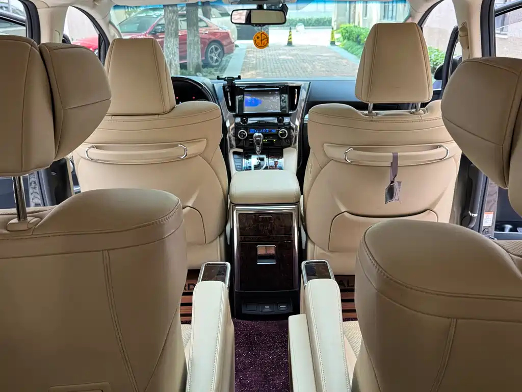 TOYOTA ALPHARD 2018