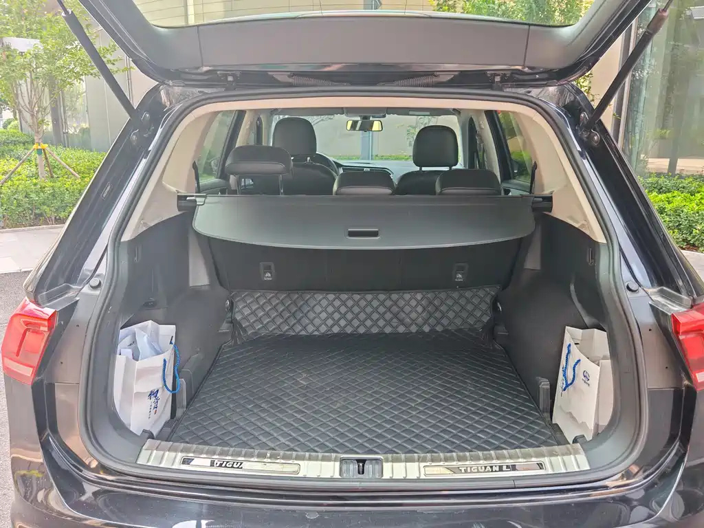 VOLKSWAGEN TIGUAN L 2017