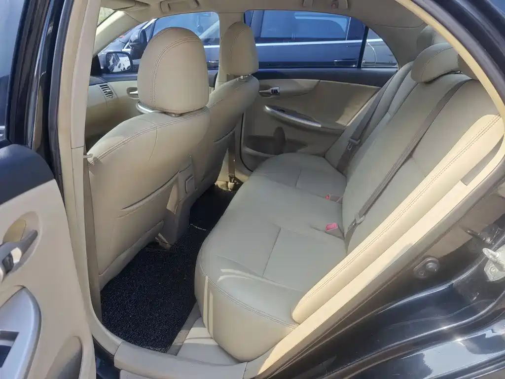 TOYOTA COROLLA 2010
