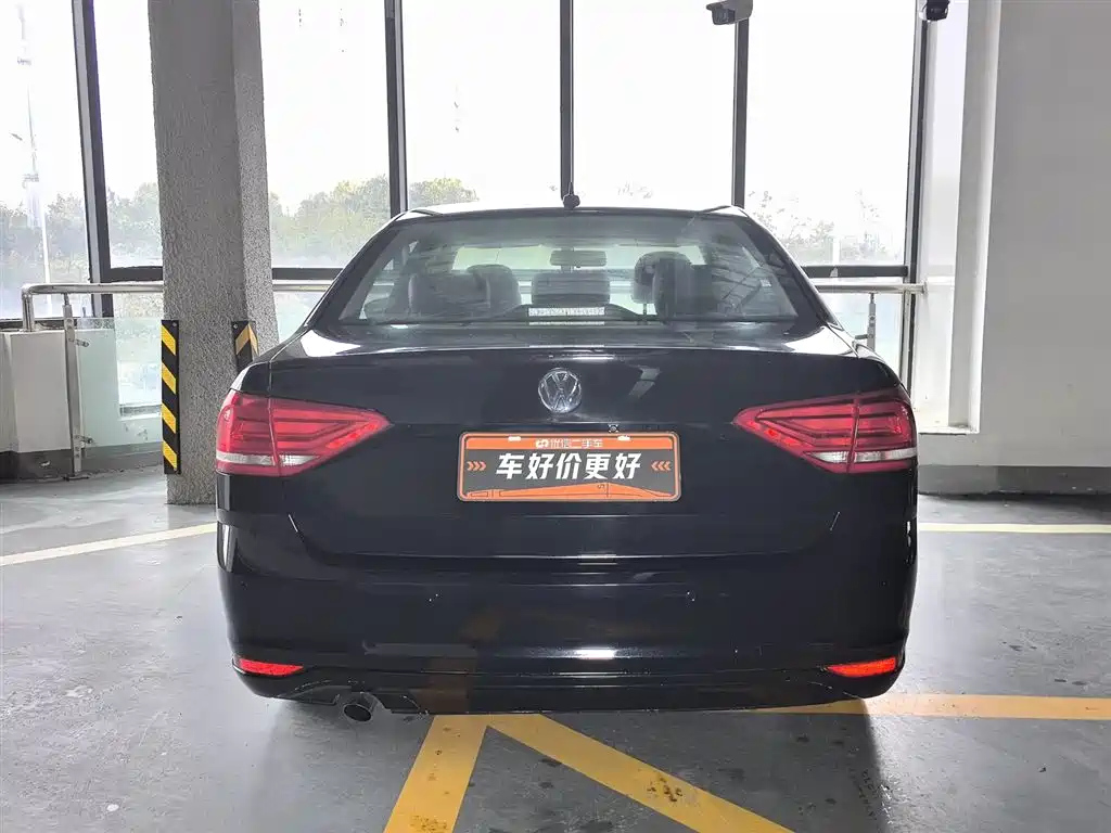 VOLKSWAGEN LAVIDA 2016