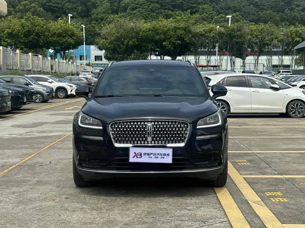 LINCOLN ADVENTURER 2021