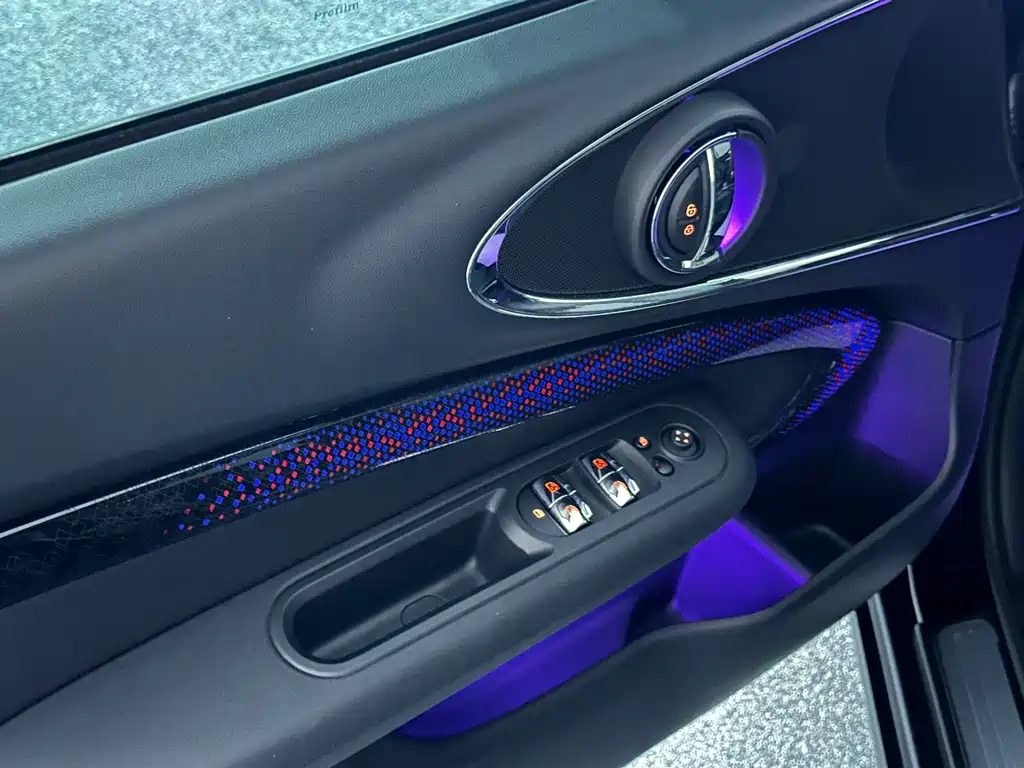 MINI CLUBMAN 2023