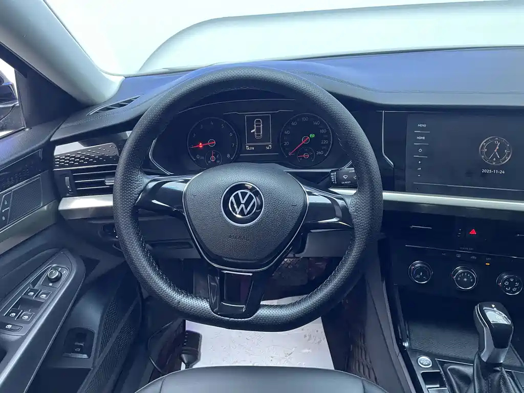 VOLKSWAGEN PASSAT 2022