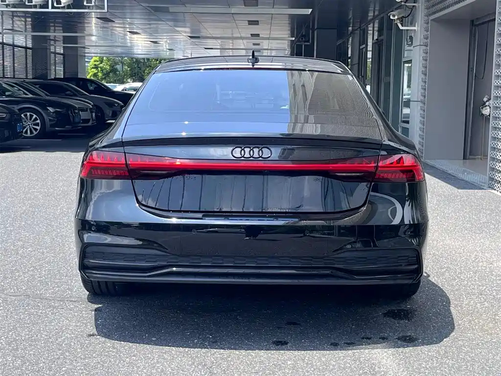 AUDI A7 2023