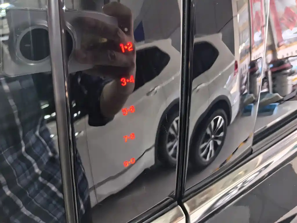 LINCOLN ADVENTURER 2023