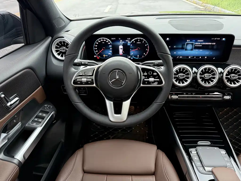 MERCEDES BENZ GLB 2023