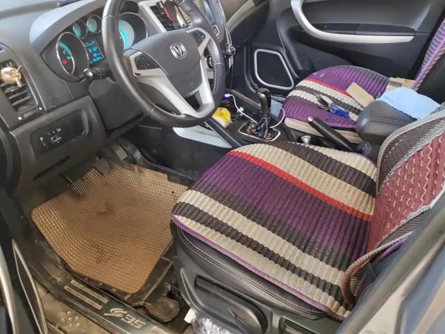 CHANGAN CS35 2015