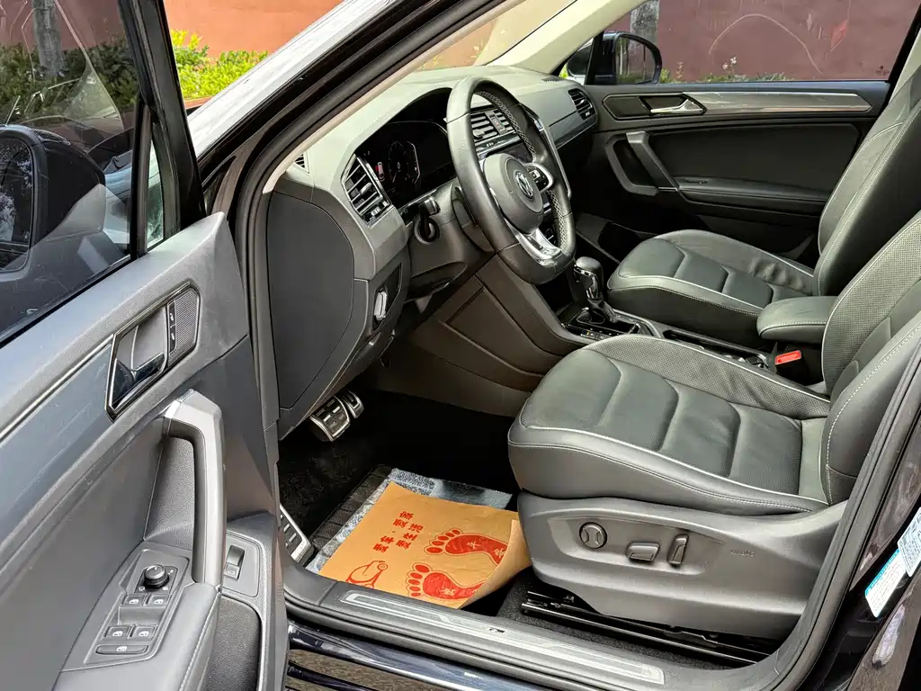 VOLKSWAGEN TIGUAN L 2019