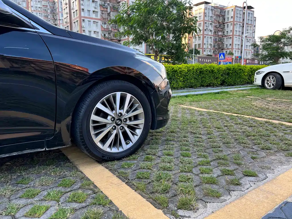 HYUNDAI MISTRA 2017