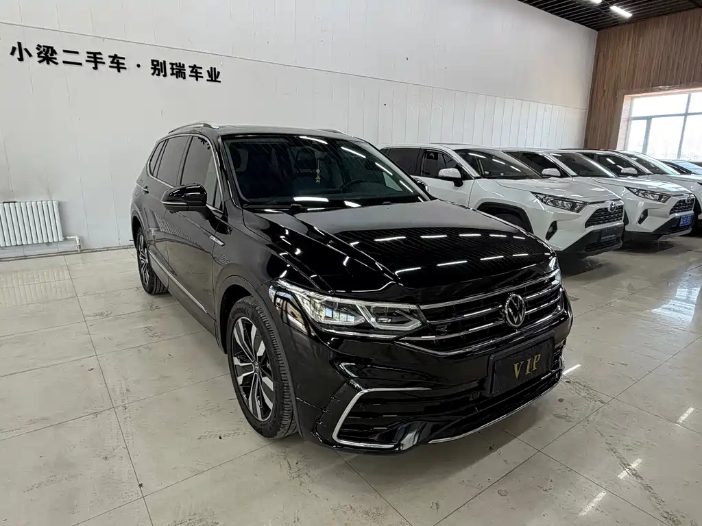 VOLKSWAGEN TIGUAN L 2021