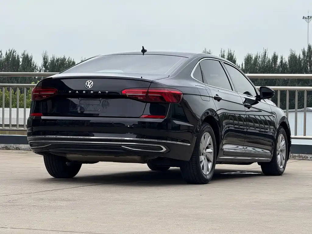 VOLKSWAGEN PASSAT 2021