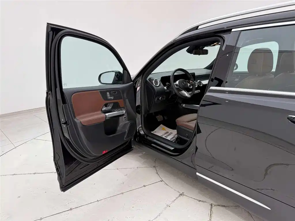 MERCEDES BENZ GLB 2025