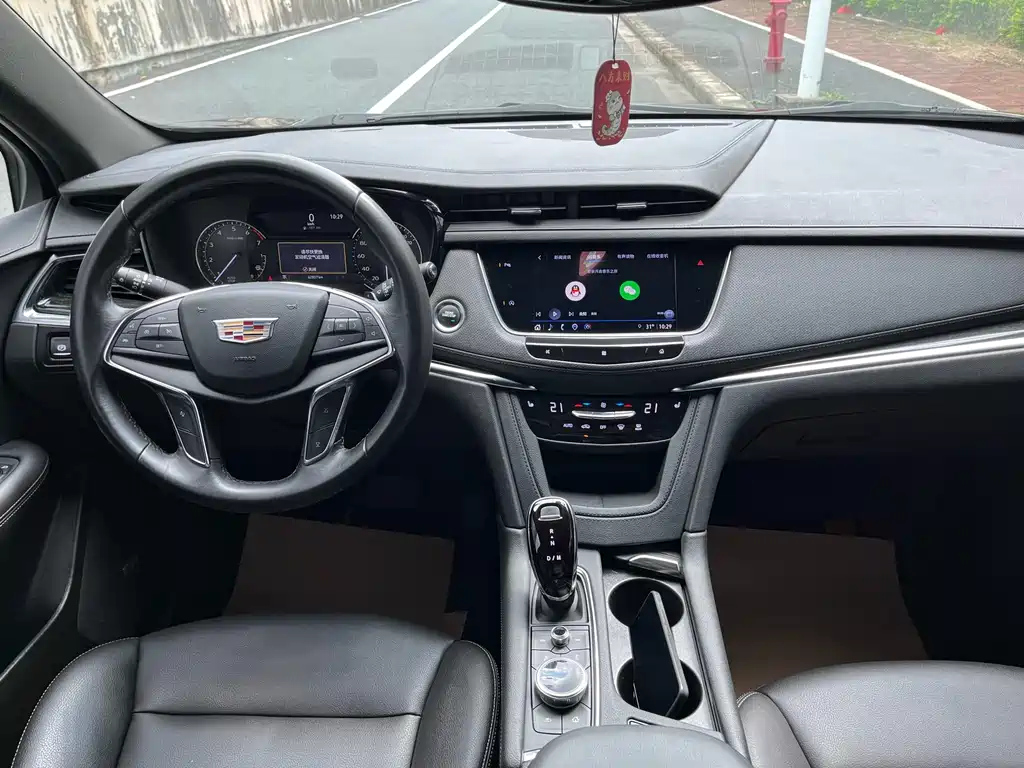 CADILLAC XT5 2021
