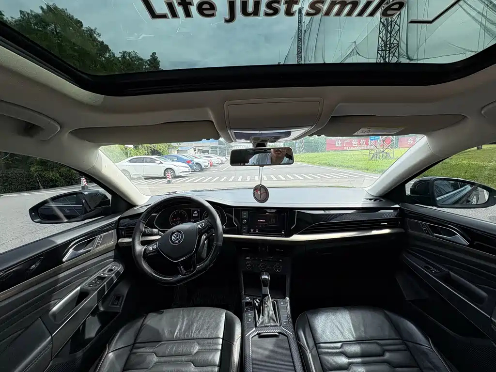 VOLKSWAGEN PASSAT 2019