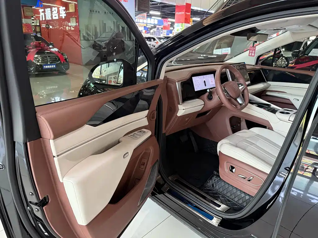 BYD XIA 2025