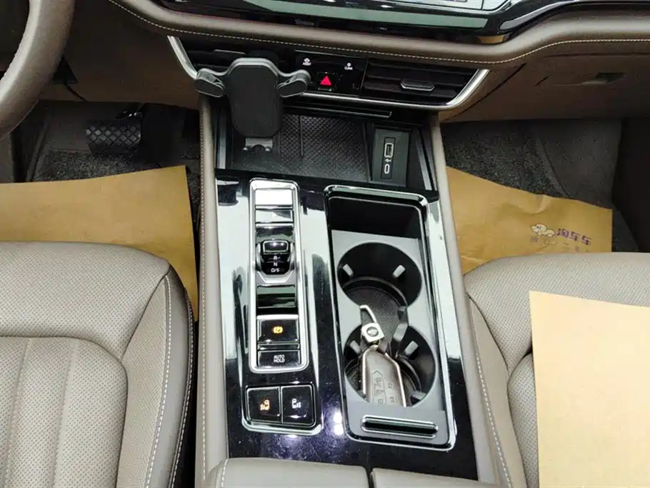 VOLKSWAGEN VILORAN 2022