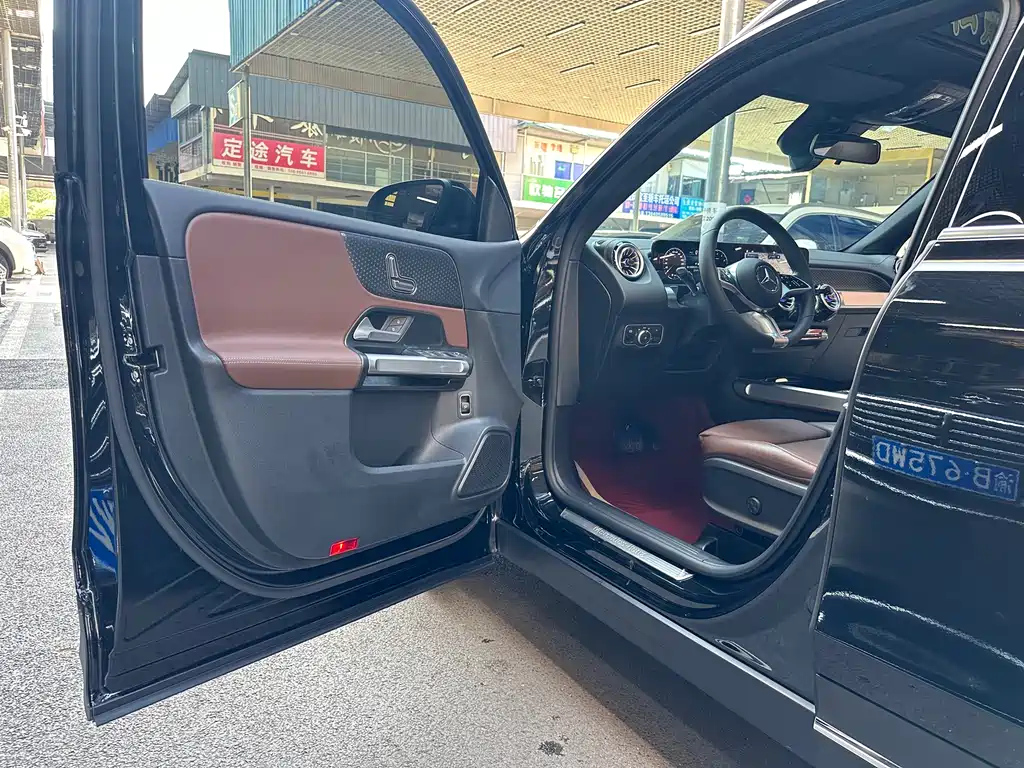 MERCEDES BENZ GLB 2024