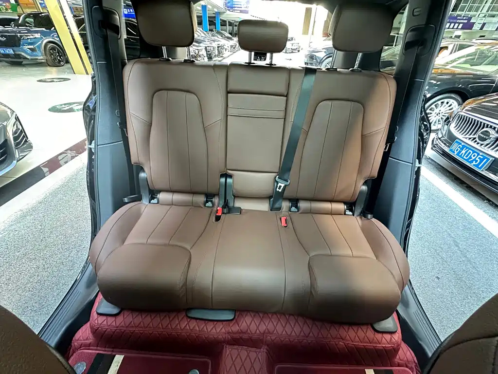 MERCEDES BENZ GLB 2024