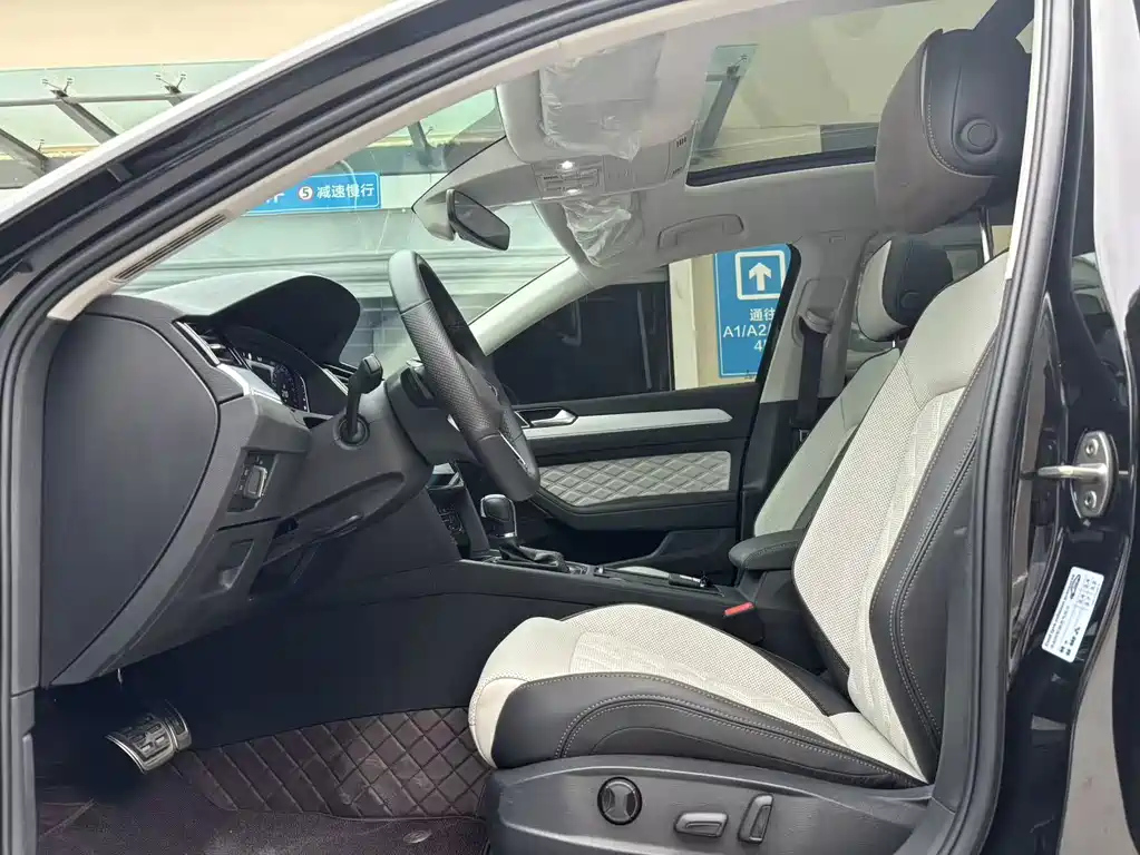 VOLKSWAGEN MAGOTAN 2025