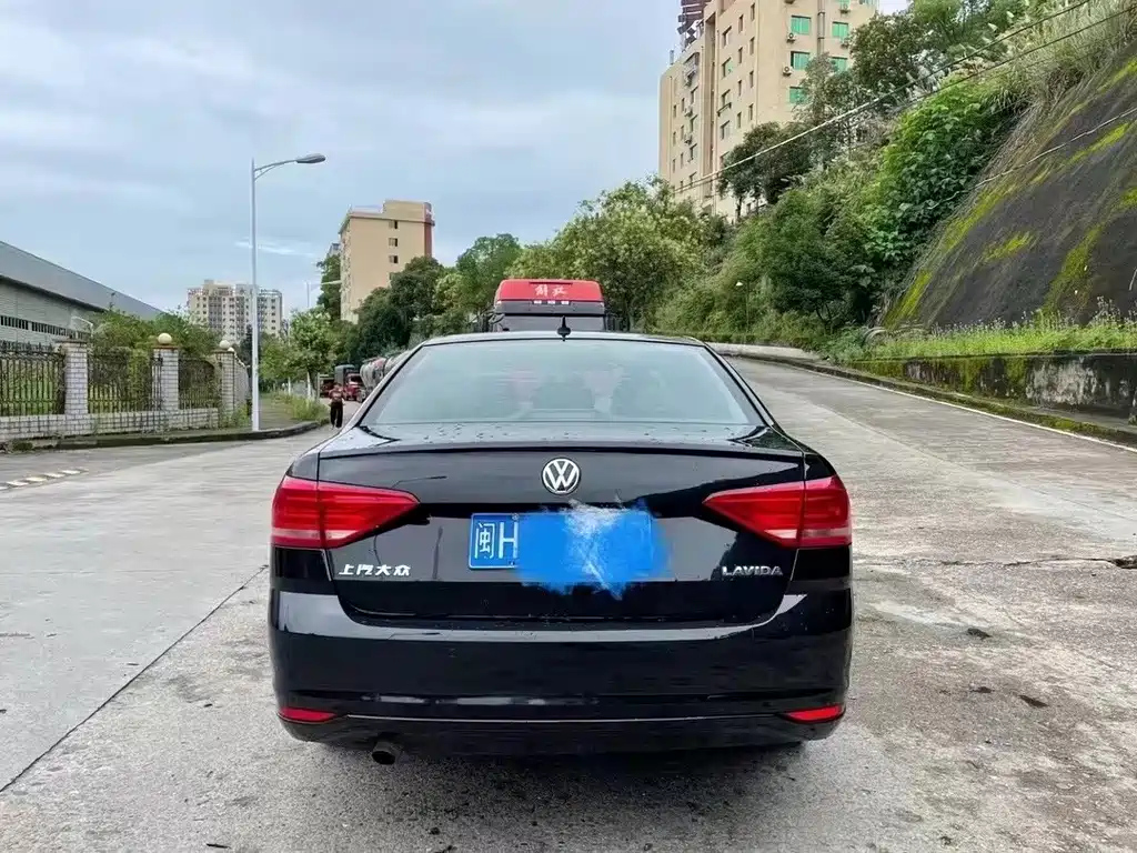 VOLKSWAGEN LAVIDA 2017