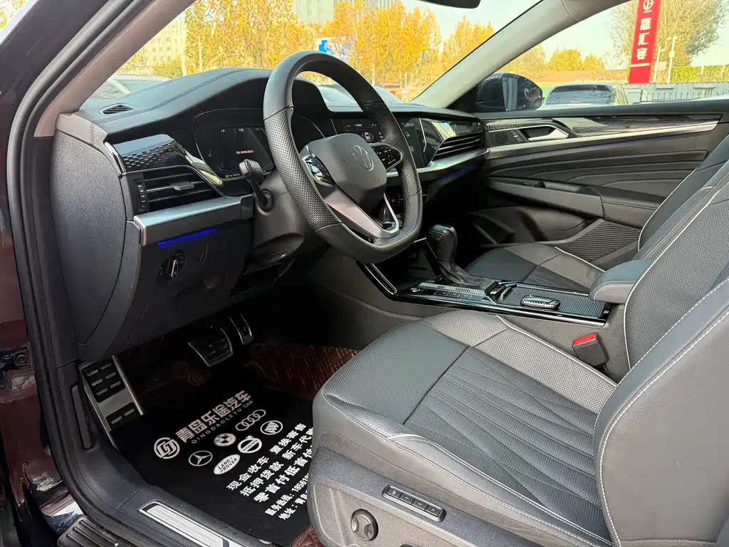 VOLKSWAGEN PASSAT 2023