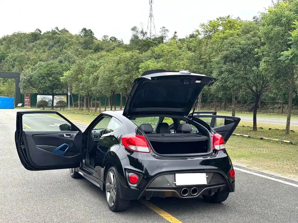 HYUNDAI VELOSTER 2013