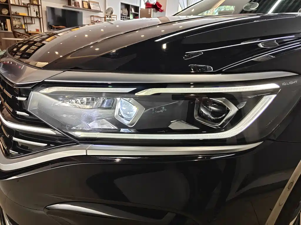 VOLKSWAGEN PASSAT 2022