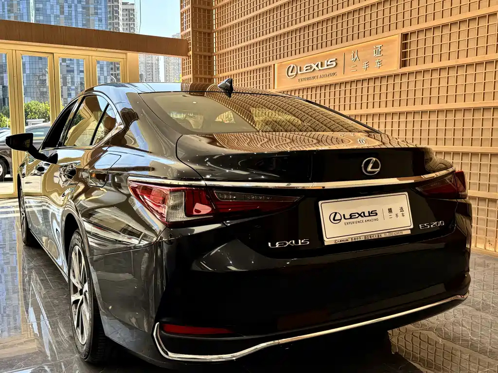 LEXUS ES 2024