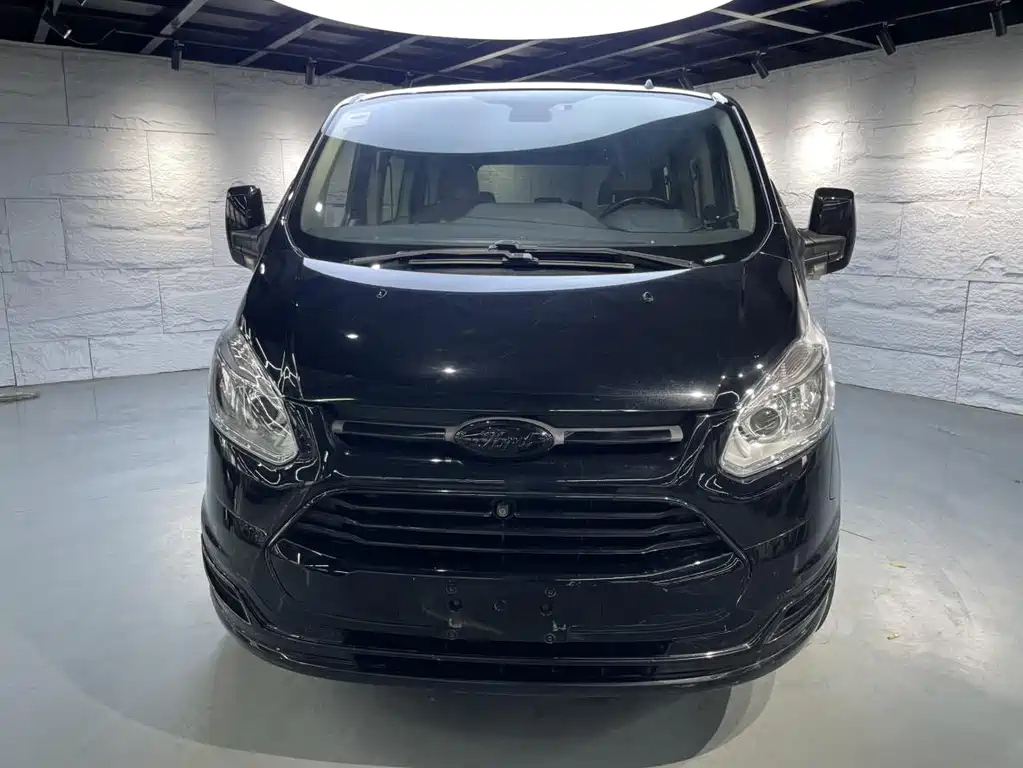 FORD TOUREO 2017