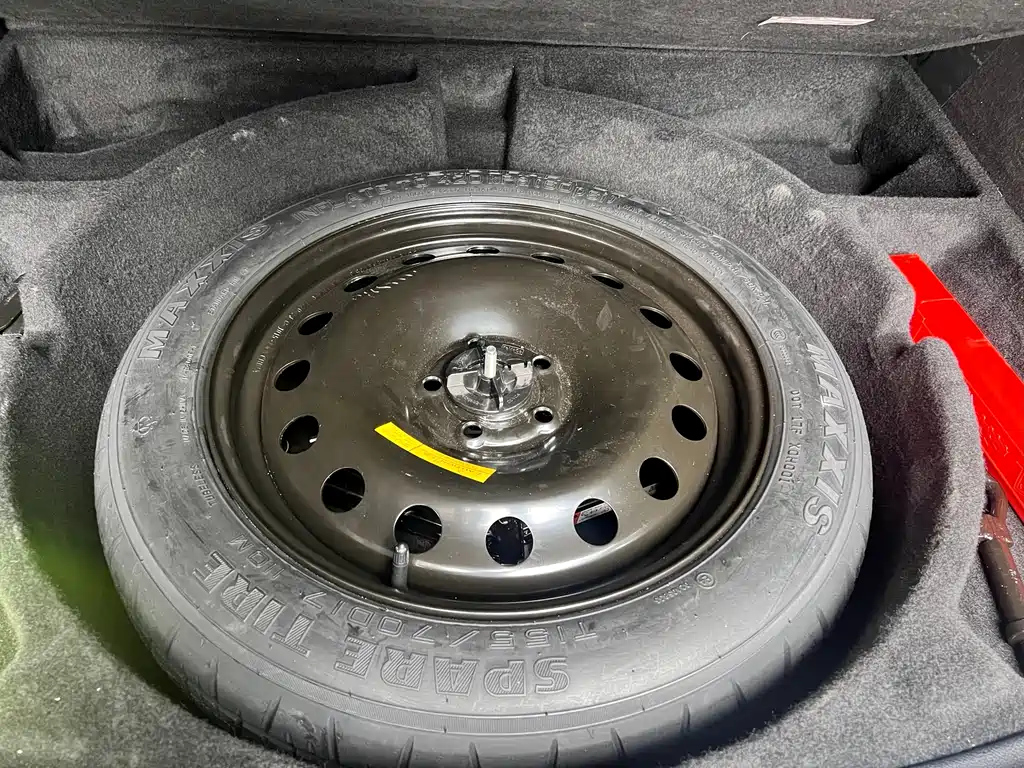 LINCOLN ADVENTURER 2020