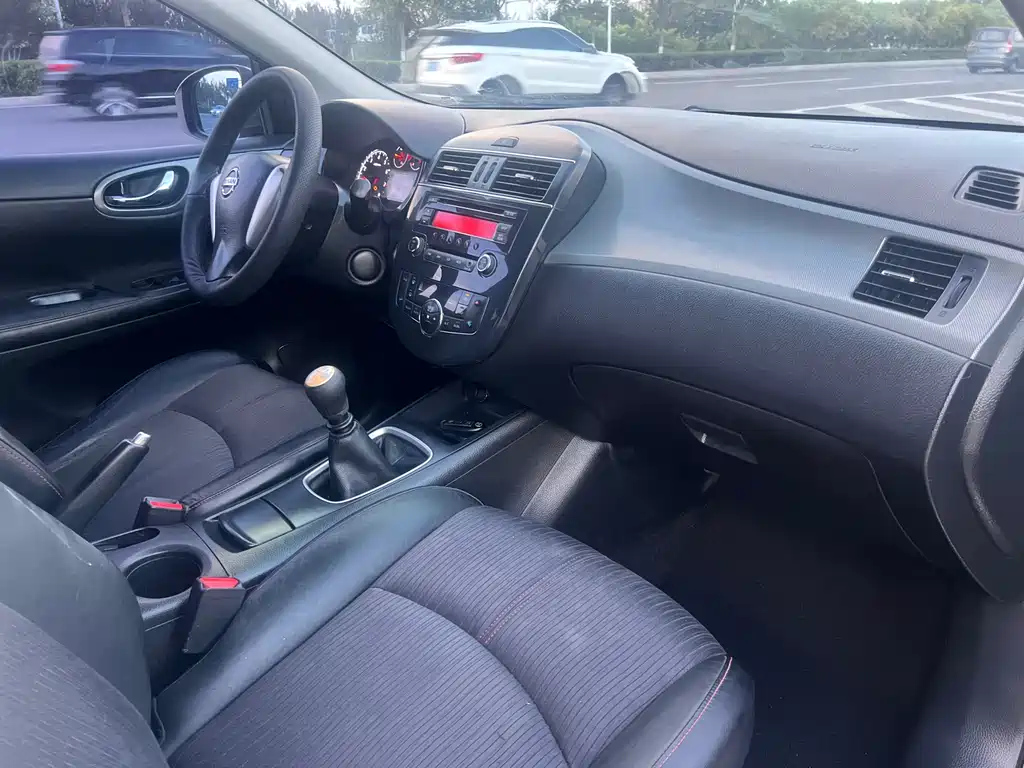 NISSAN TIIDA TIIDA 2011