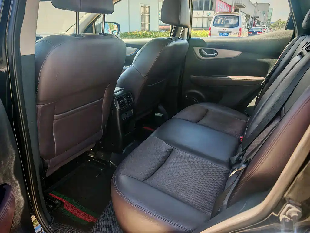 NISSAN QASHQAI 2019