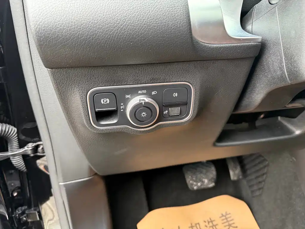 MERCEDES BENZ GLB 2021