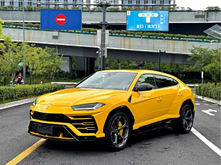 LAMBORGHINI URUS 2018