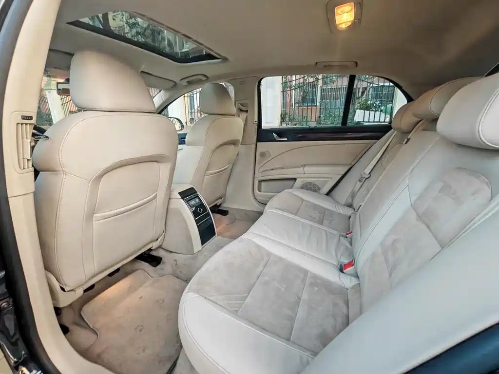 SKODA SUPERB 2012