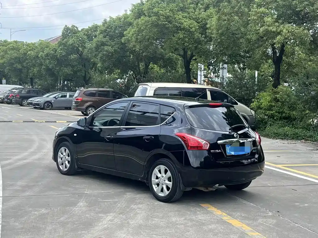 NISSAN TIIDA TIIDA 2011