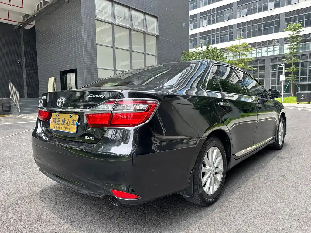 TOYOTA CAMRY 2016