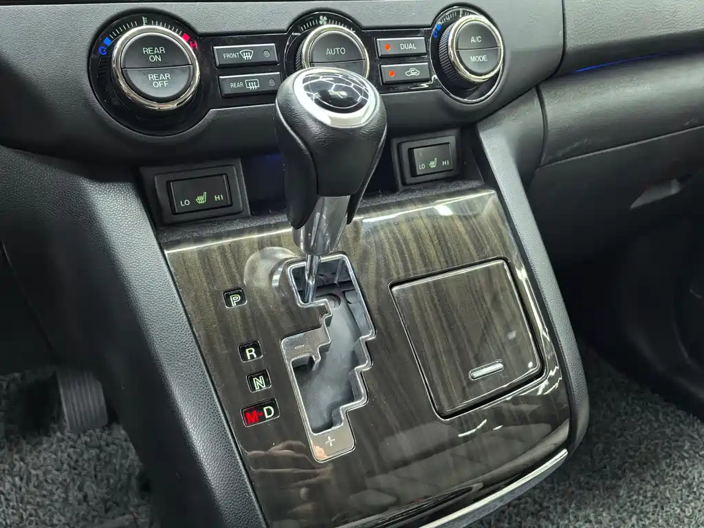 MAZDA 8 2015