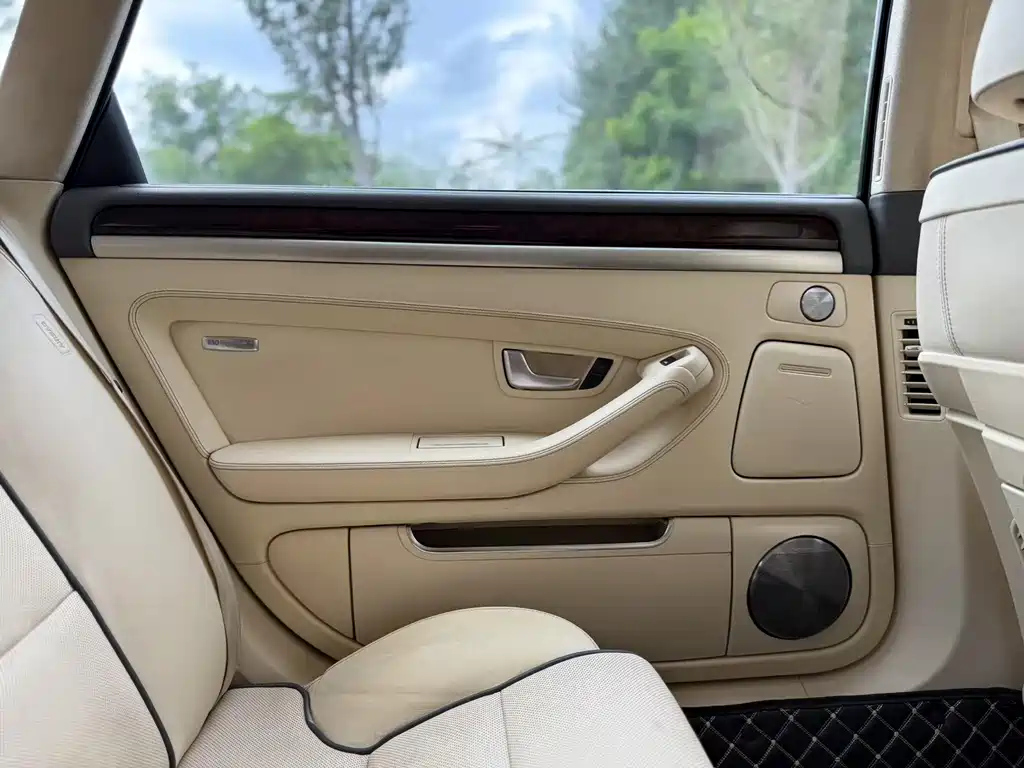 AUDI A8 2011