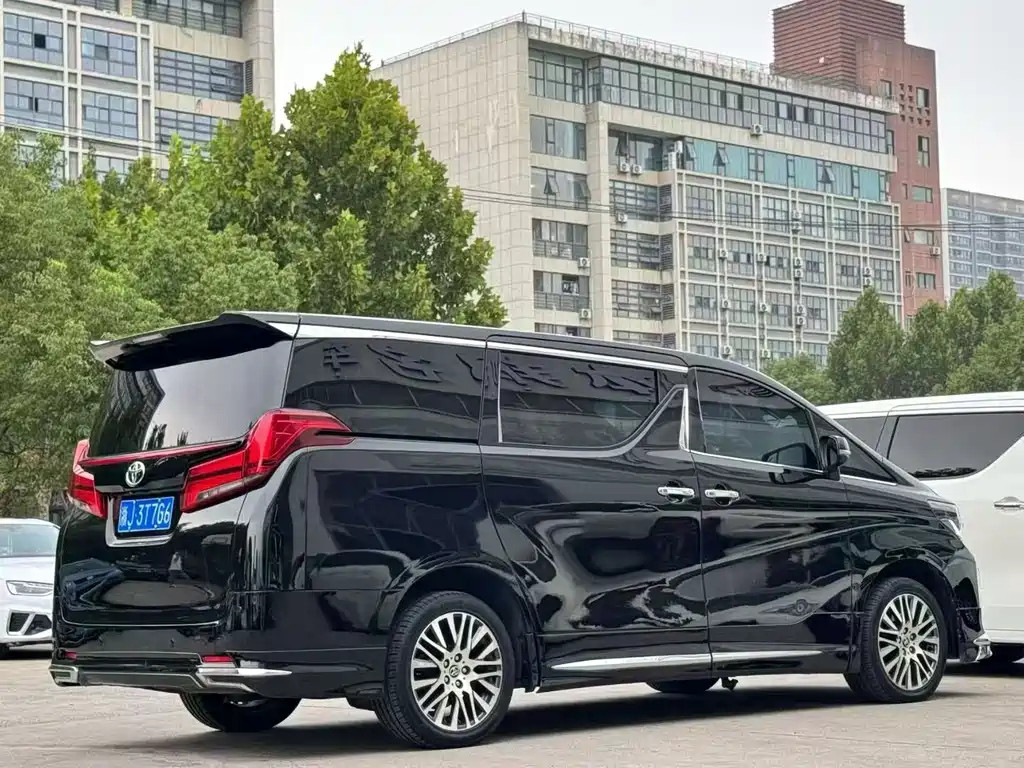 TOYOTA ALPHARD 2016