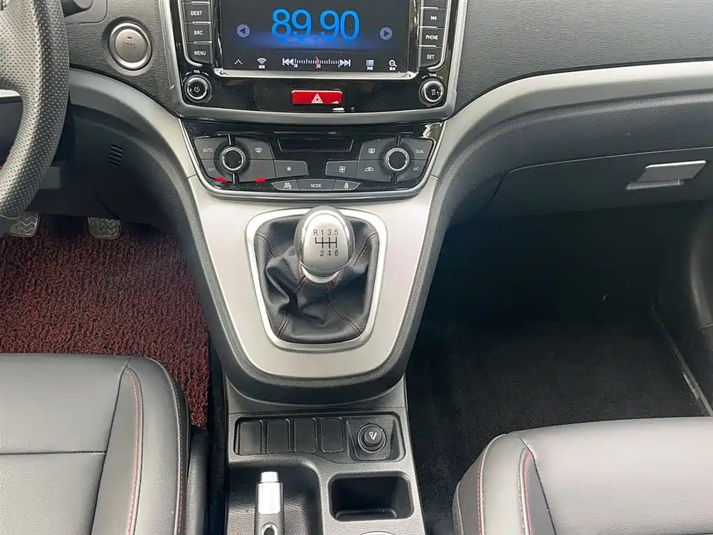 HAVAL M6 2017