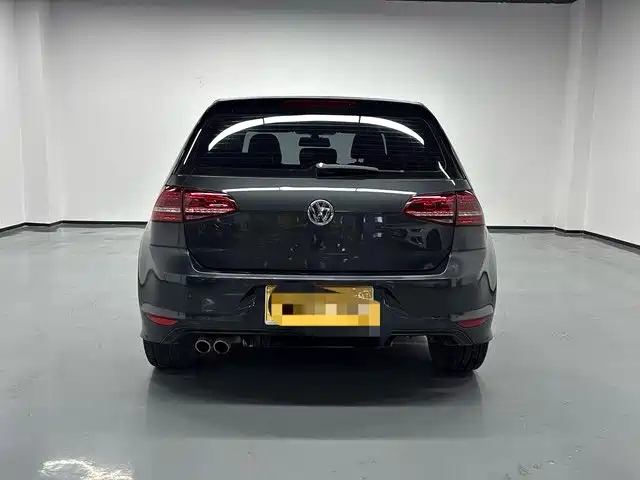 VOLKSWAGEN GOLF 2016