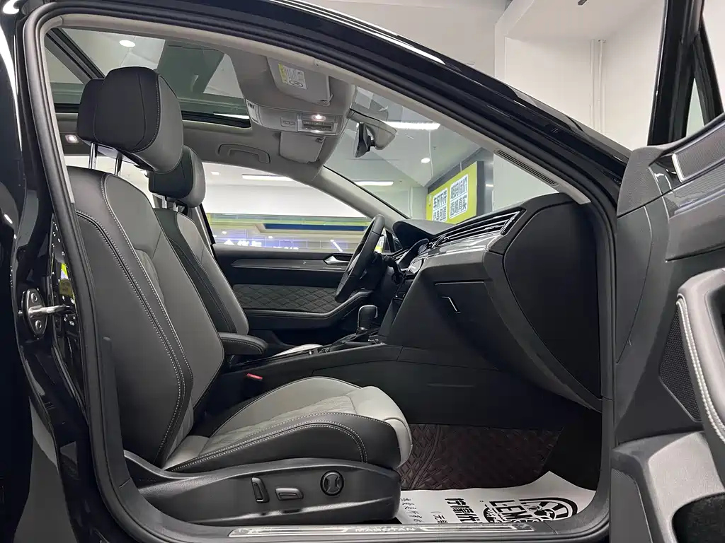 VOLKSWAGEN MAGOTAN 2023