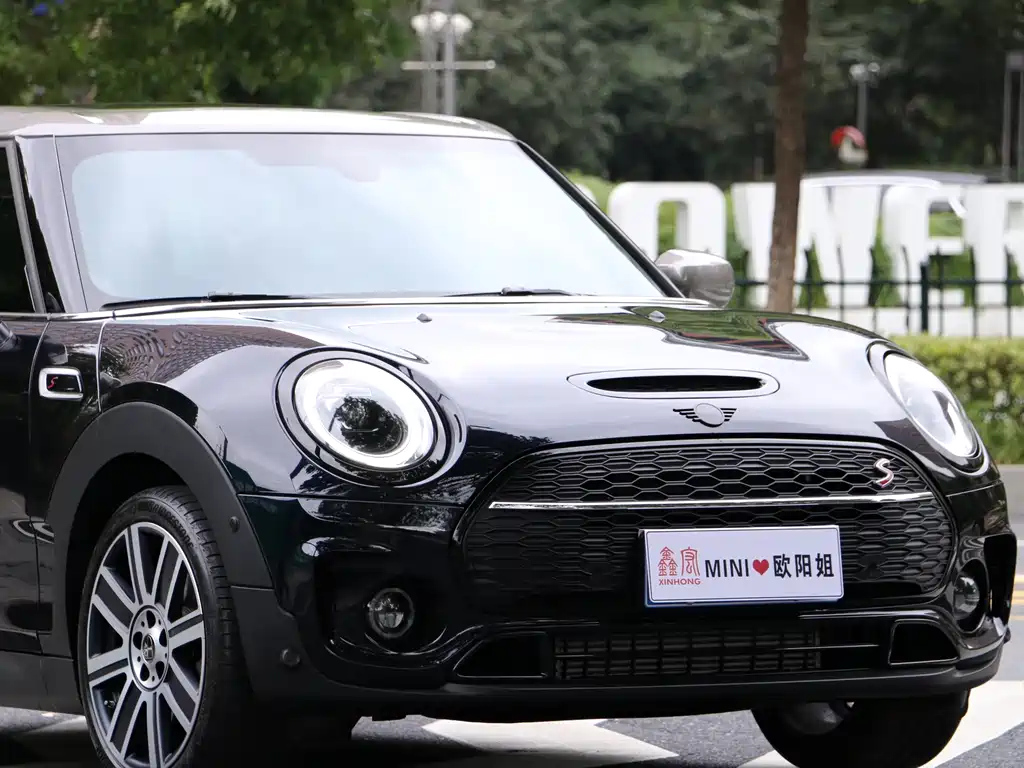 MINI CLUBMAN 2024