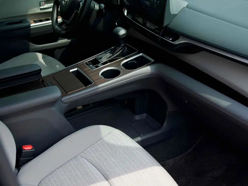 TOYOTA SIENNA SIENNA 2024