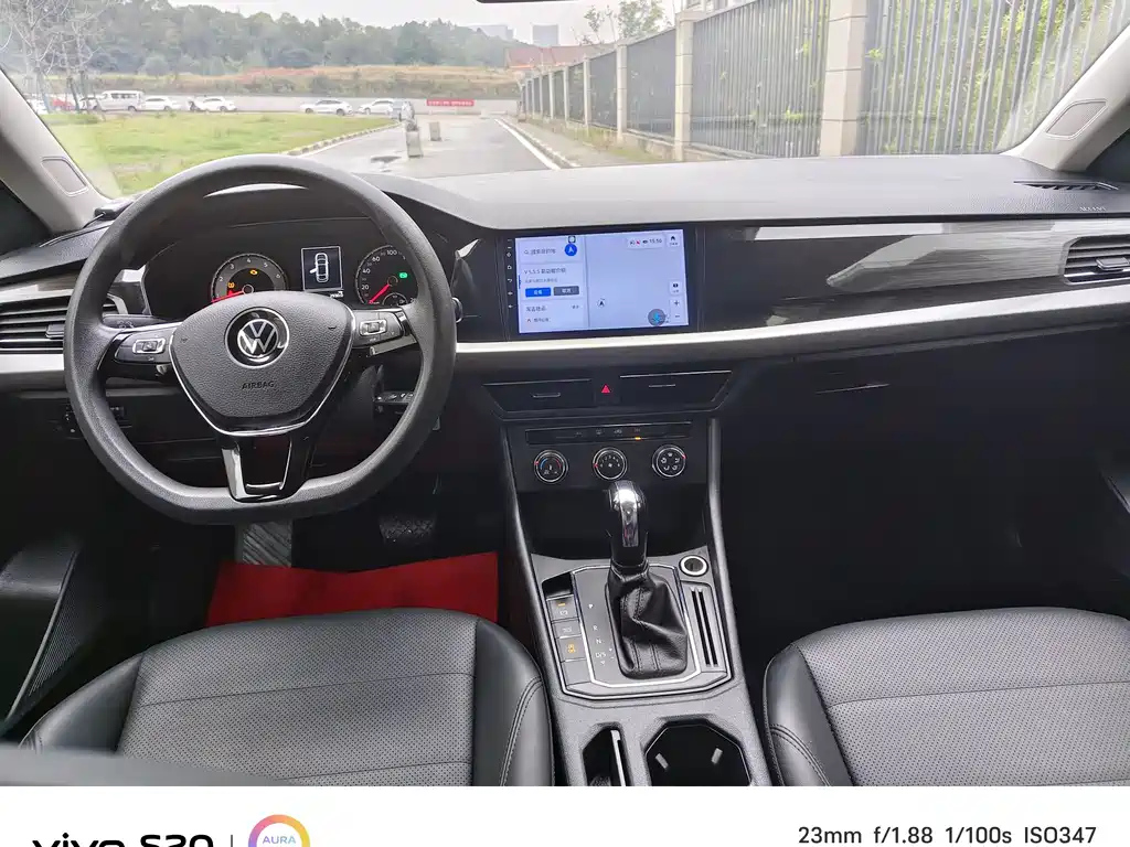 VOLKSWAGEN LAVIDA 2021