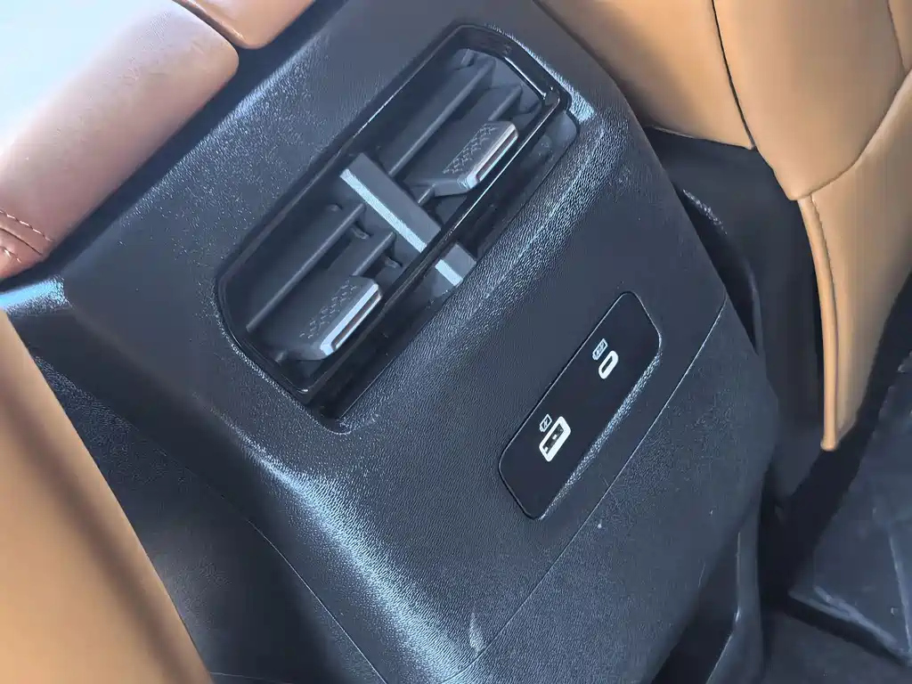 JETOUR SHANHAI L7 2025