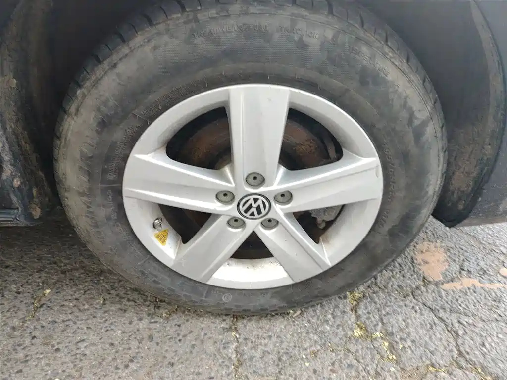 VOLKSWAGEN BORA 2014