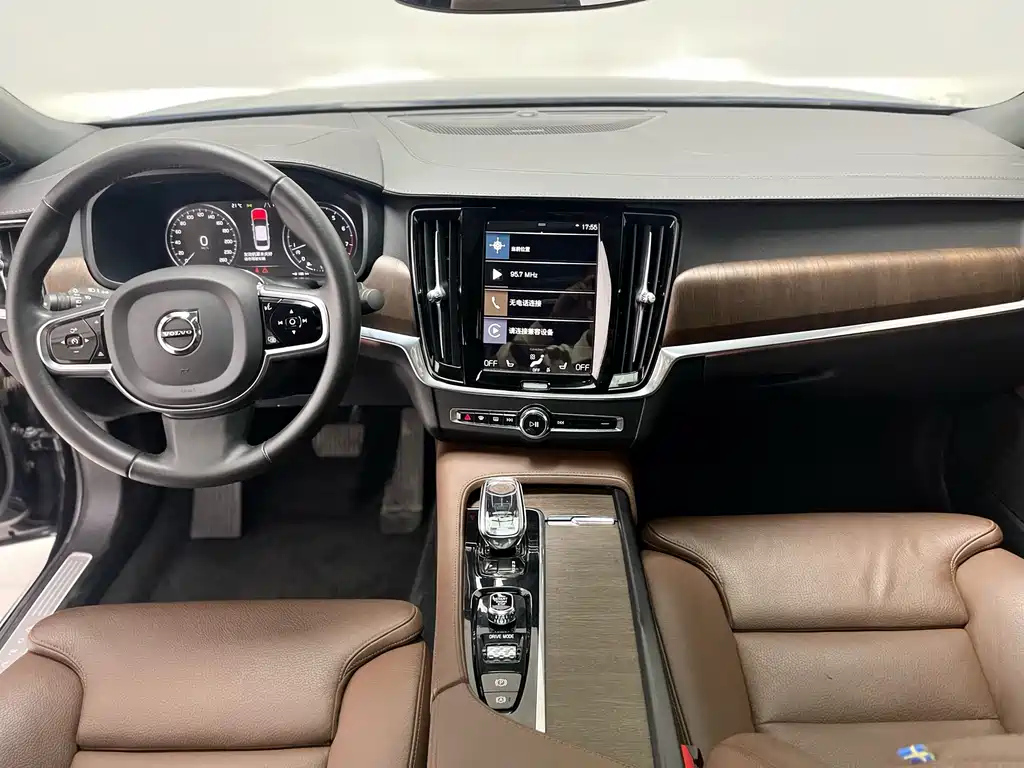 VOLVO S90 2021
