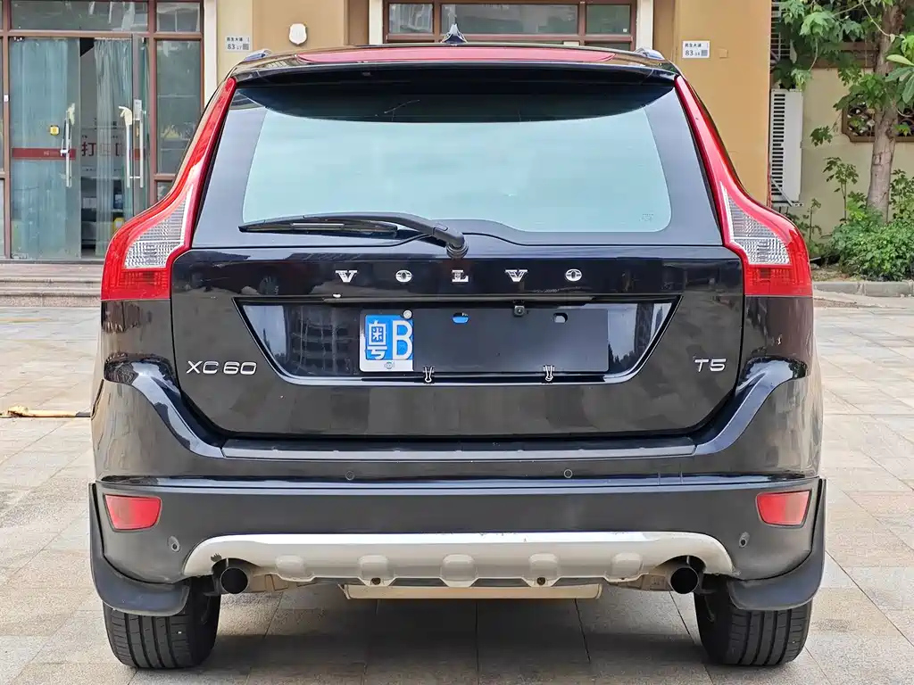 VOLVO XC60 IMPORT 2012